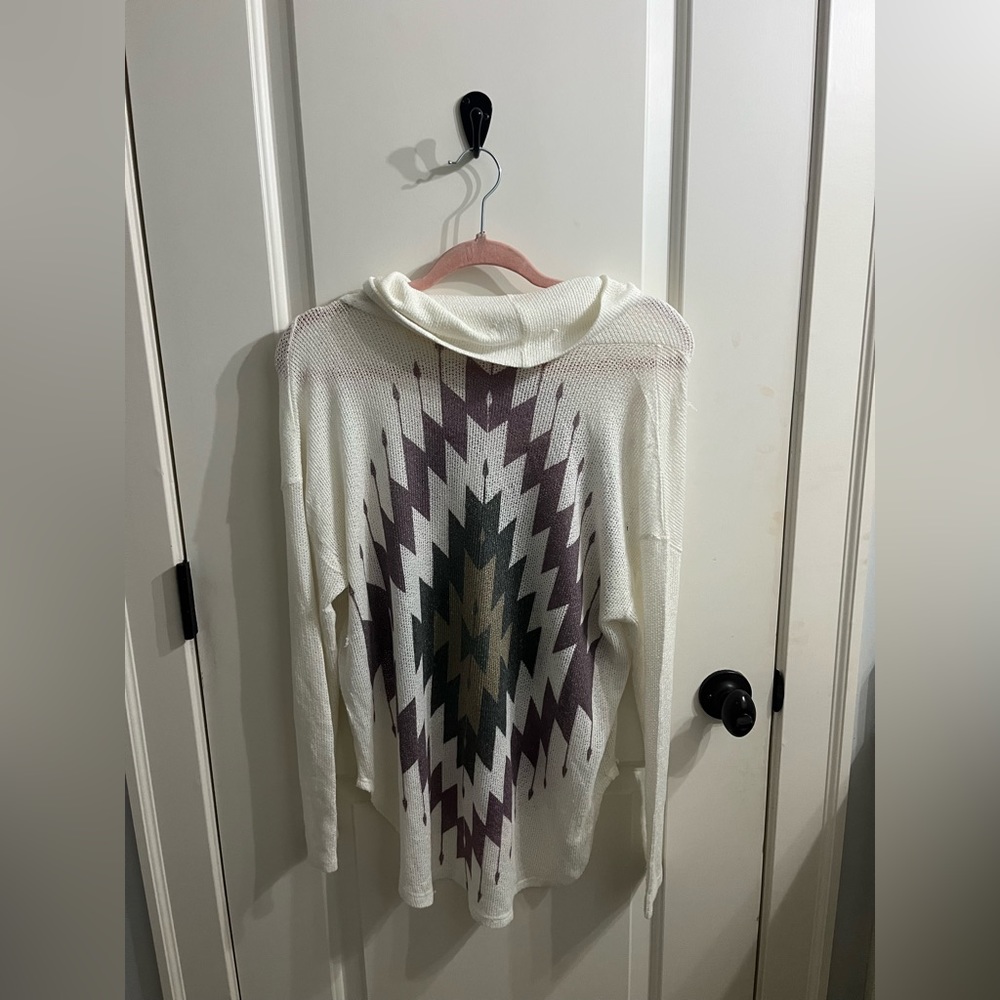 Sweater With Design and Loose Turtle Neck